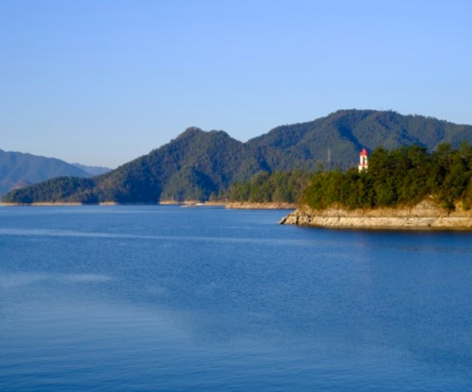 春天总要来一趟杭州# 千岛湖风景区,这片位于浙江省杭州市淳安县的