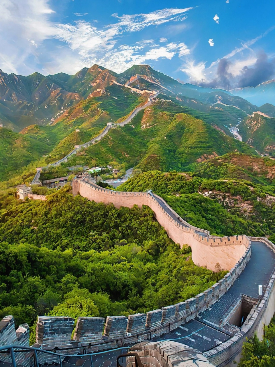 hey小伙伴们99,今天我要带你们一起种草我们伟大祖国的美丽山河!