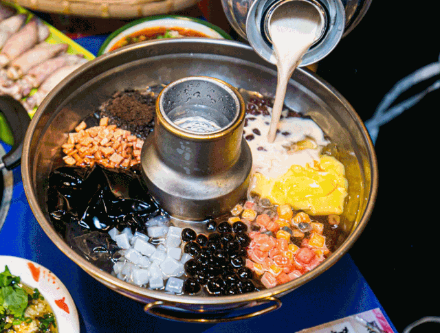 野蛮崛起的火锅狂潮中国人对火锅的热爱源于乾隆朝