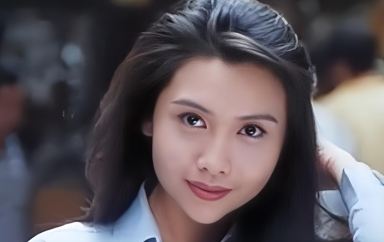 香港女演员叶子楣,凭"波霸"出名,57岁重新出道比拟邱淑贞