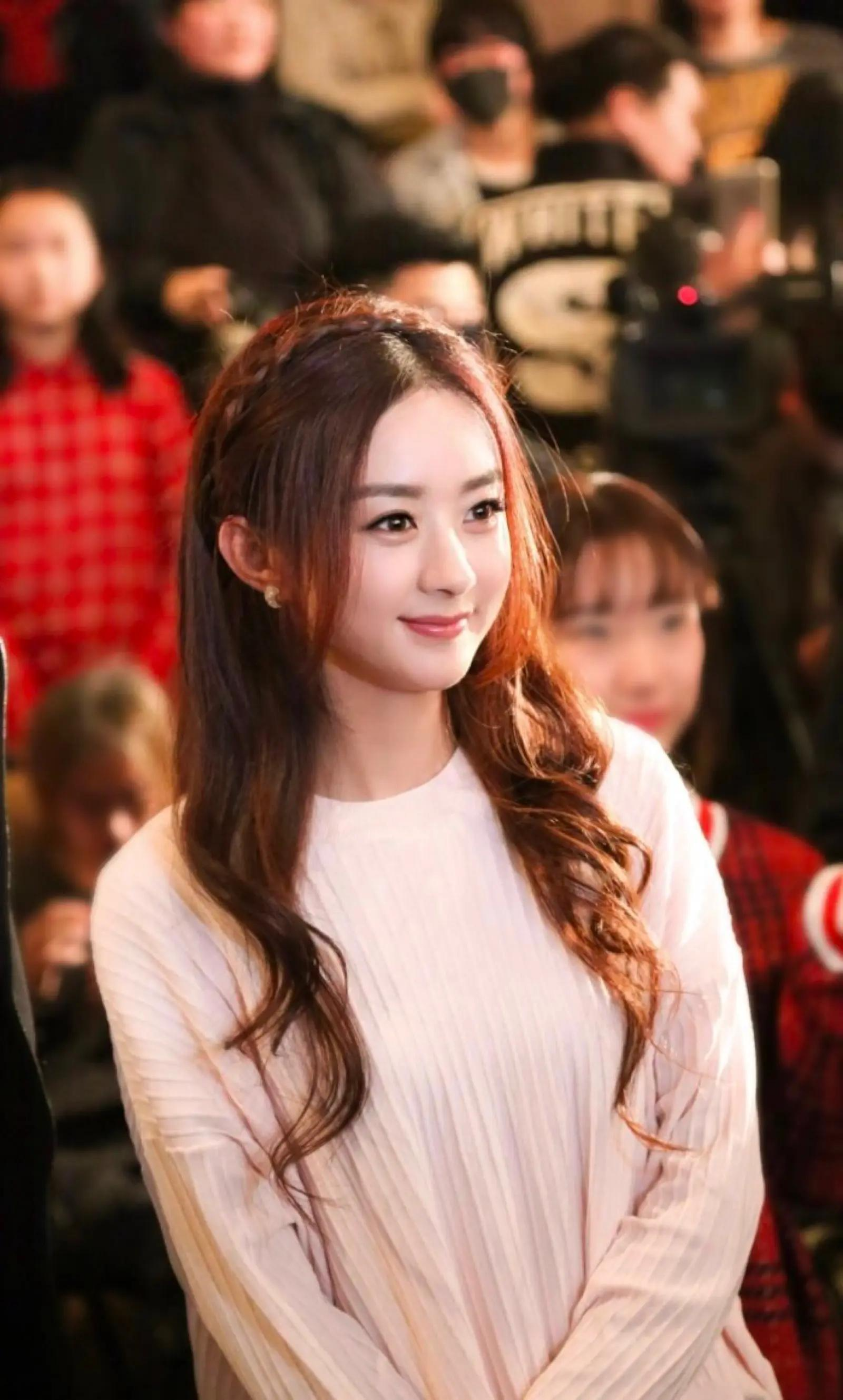 盘点10位娱乐圈甜美可爱女明星,赵露思赵丽颖上榜,谁更漂亮呢?