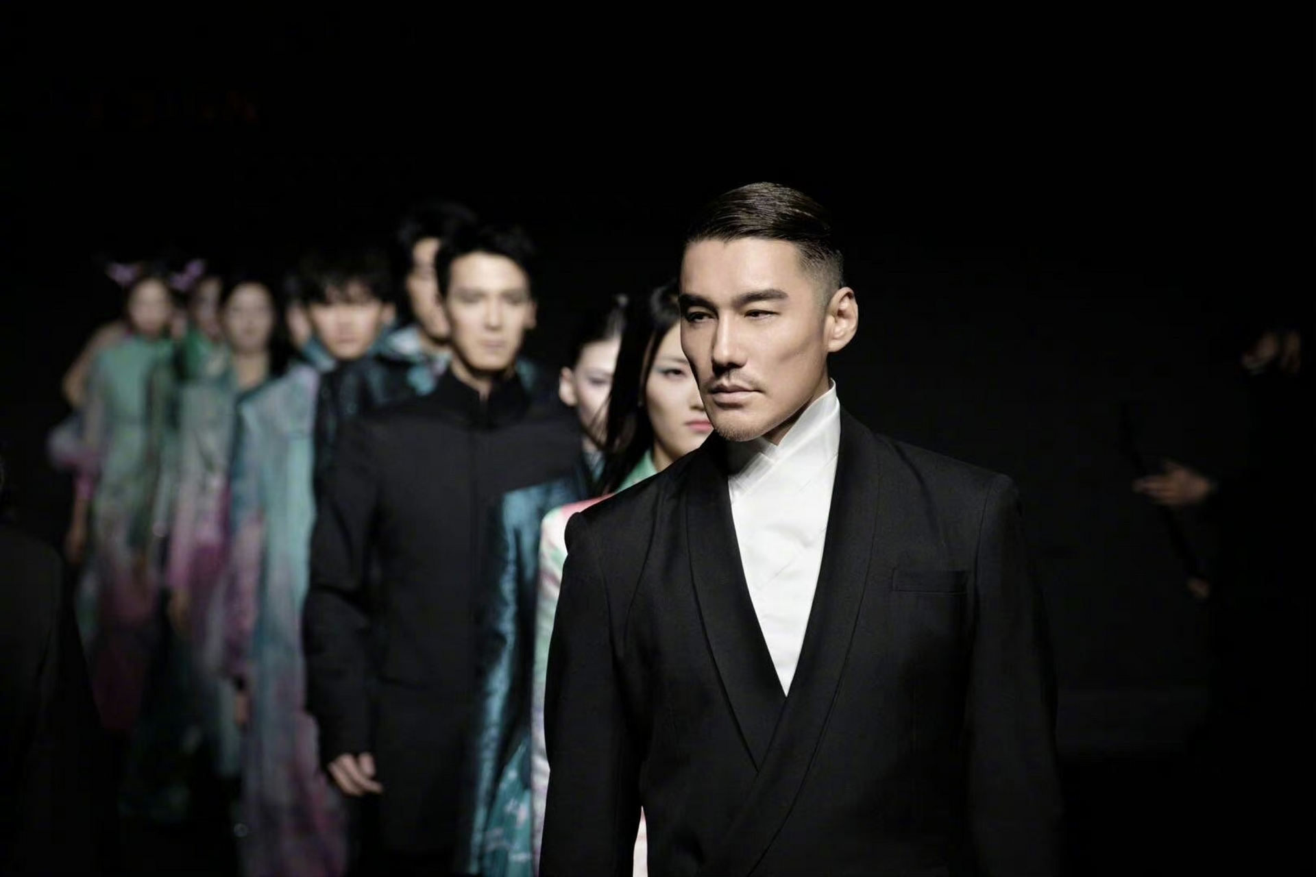 胡兵的精致走秀照,模特真的是永动机