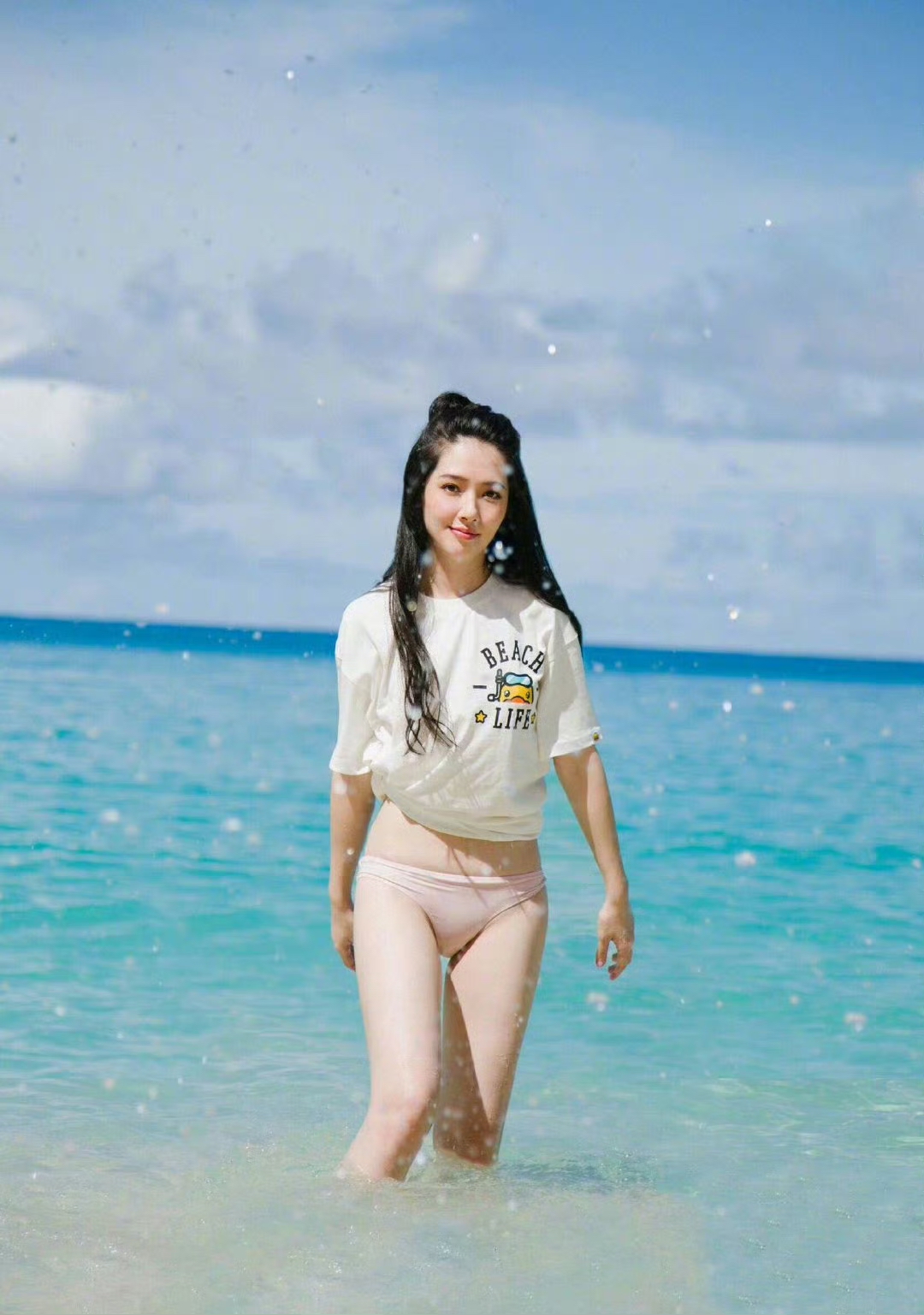 郭碧婷男人装杂志写真,好美#美女# #娱乐最前沿# #养眼美女
