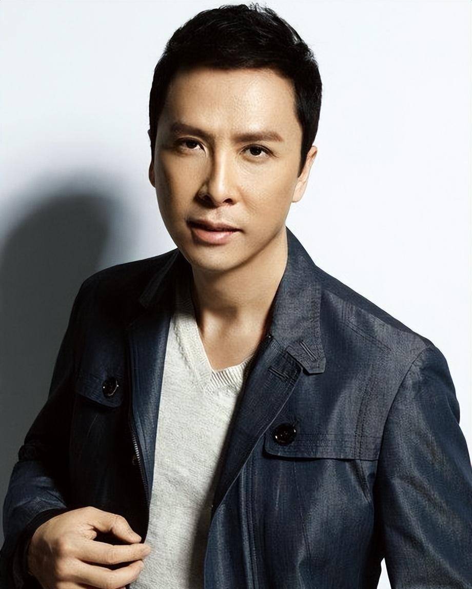 娱乐焦点:甄子丹诠释真爱高度,以行动证明爱国情怀