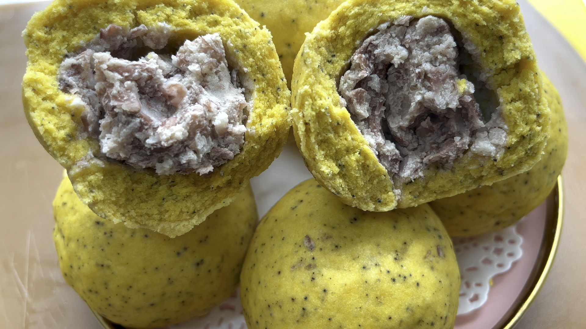 今天分享一个三合面的杂粮豆包,做法简单营养又好吃