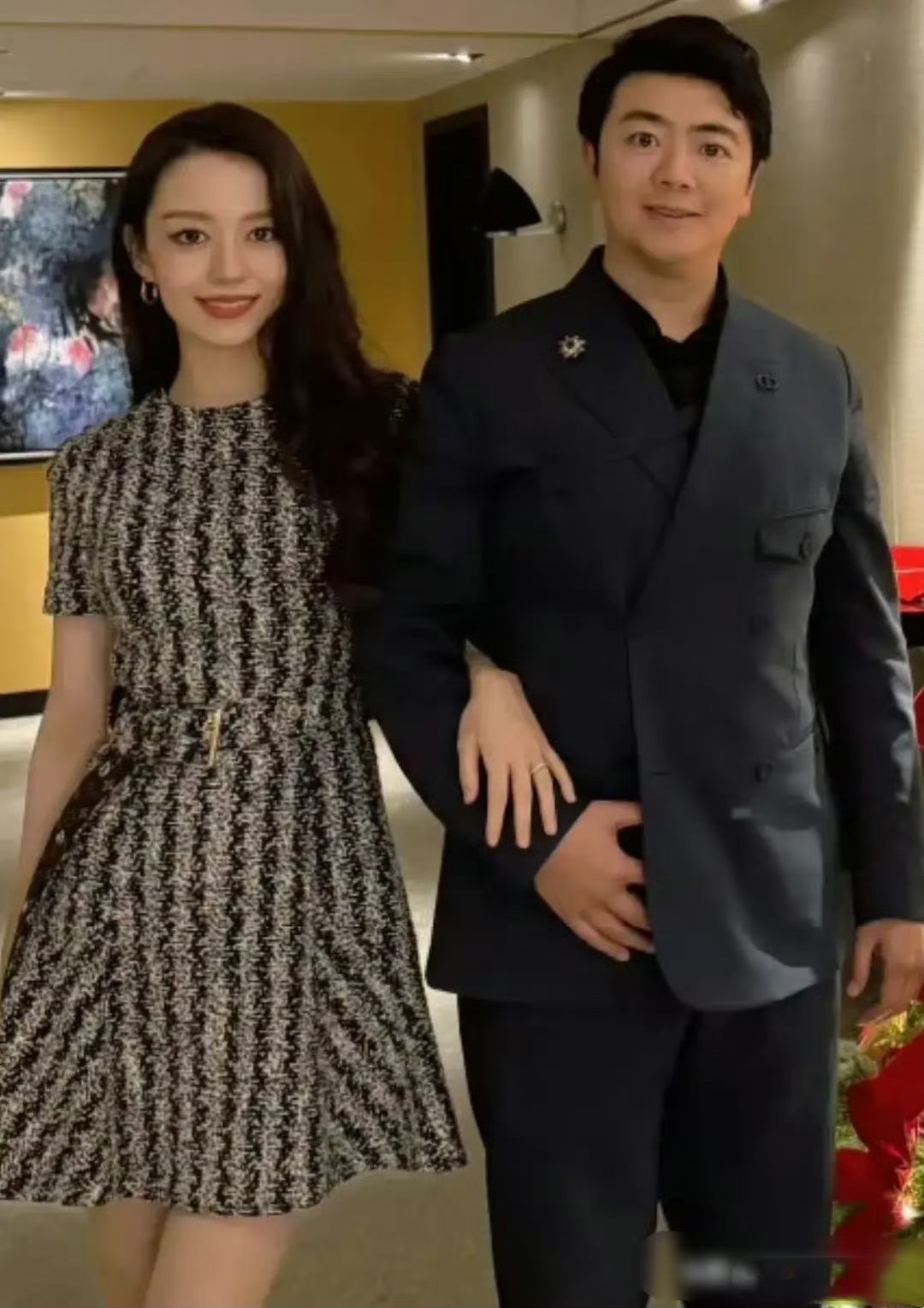 朗朗和吉娜是娱乐圈非常恩爱的夫妻,两个人越长越像,平常参加活动各种