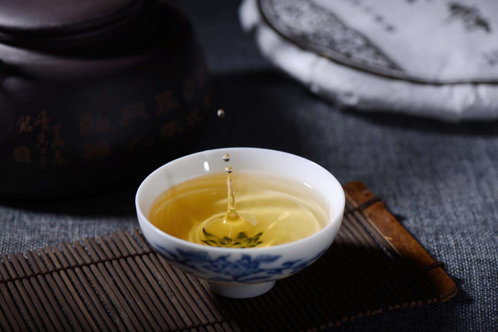 人生如茶与咖啡:品味选择与成长,你会怎么选?