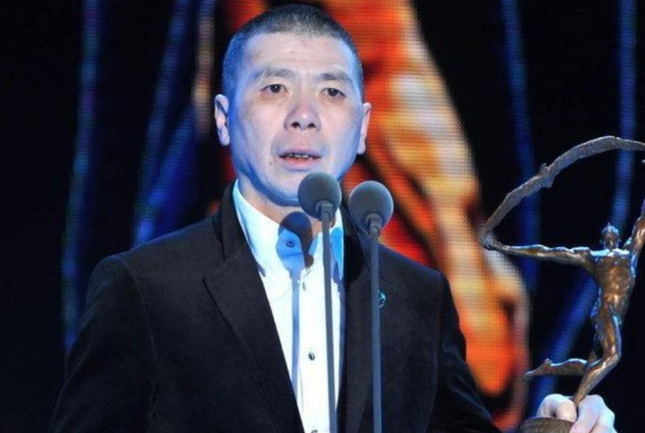 回顾冯小刚:白癜风已经恶化,0身价20亿却放弃治疗?如今他怎么样了