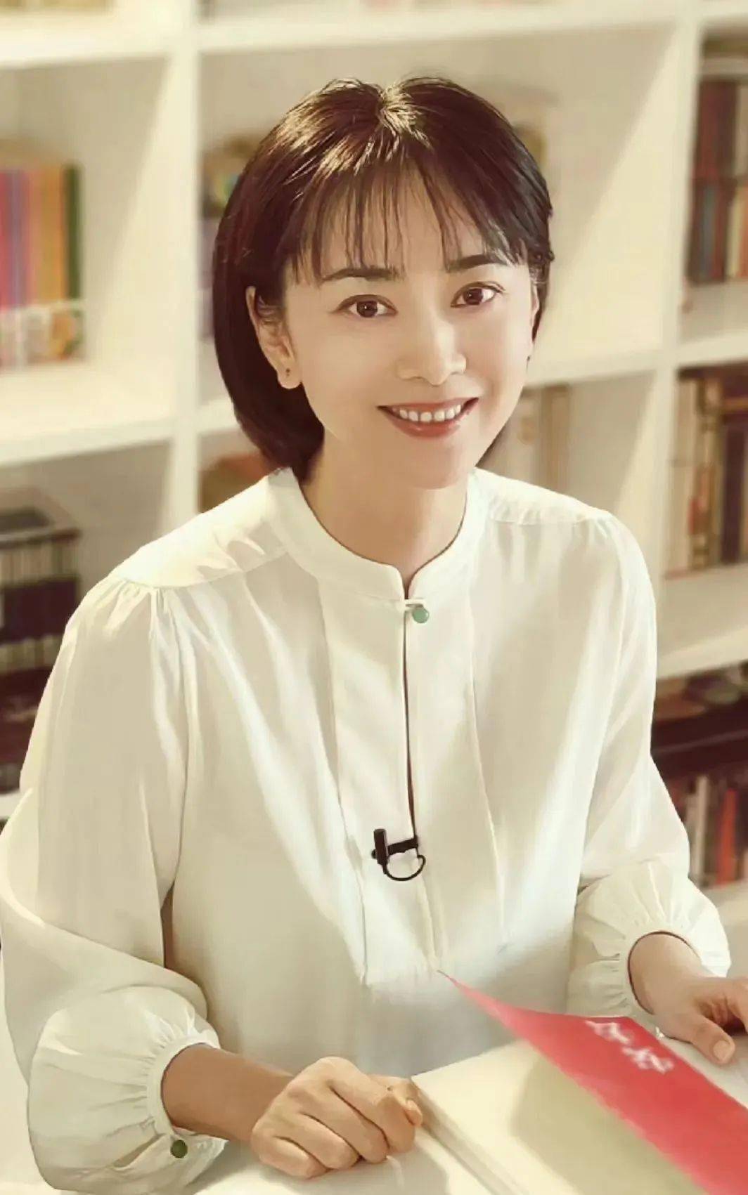 回顾谢润当红时嫁小丈夫生一子为爱息影回归家庭如今怎么样了