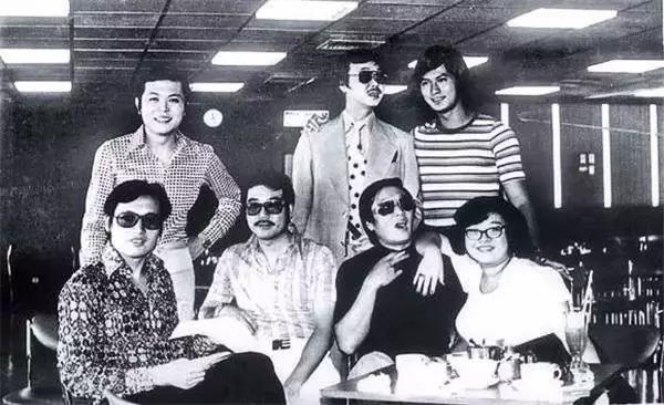 在这种大背景下,1970年,香港出现了一支"银鼠乐队".