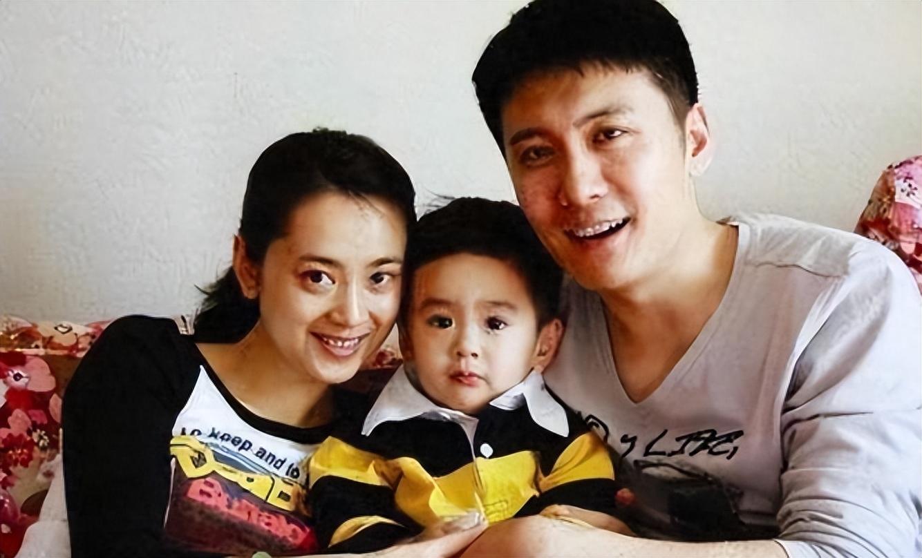 回顾谢润当红时嫁小丈夫生一子为爱息影回归家庭如今怎么样了