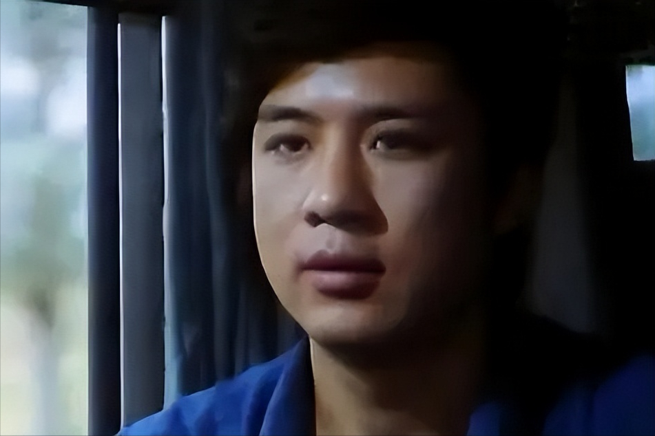 回顾80年代走红的张潮再婚后62岁再做父亲大女儿现在是知名演员