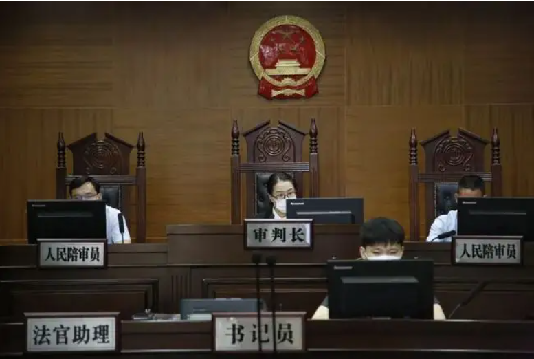 2021年20岁女大学生被70多岁房东羞辱自尽聊天记录令人发指