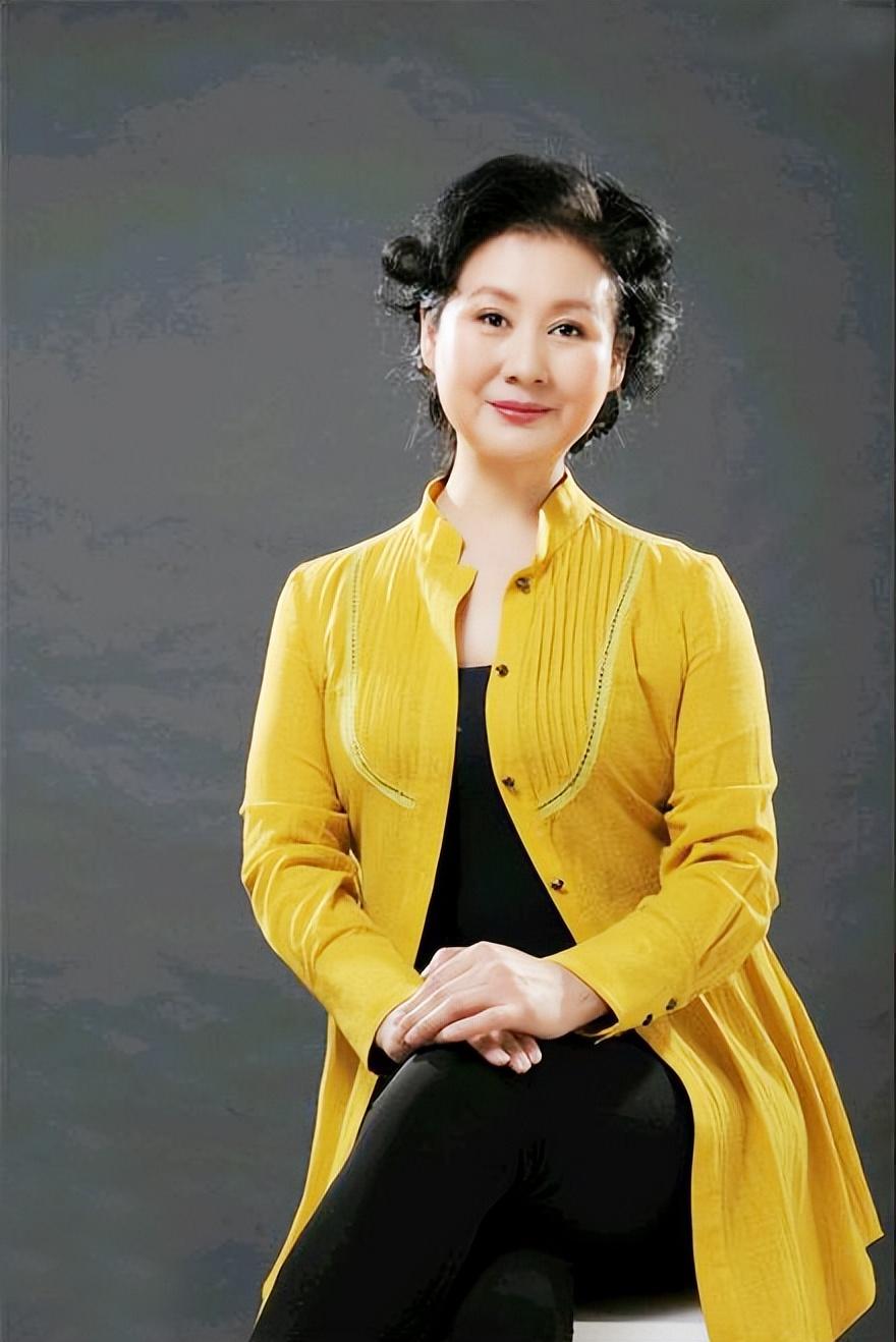 回顾著名演员黄晓娟痛失3位至亲儿子是她的骄傲