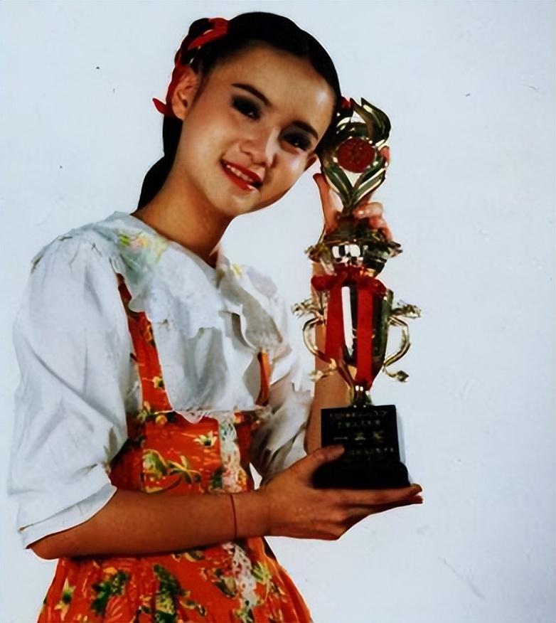 回顾如今宋佳已经43岁了却依然没有结婚为何