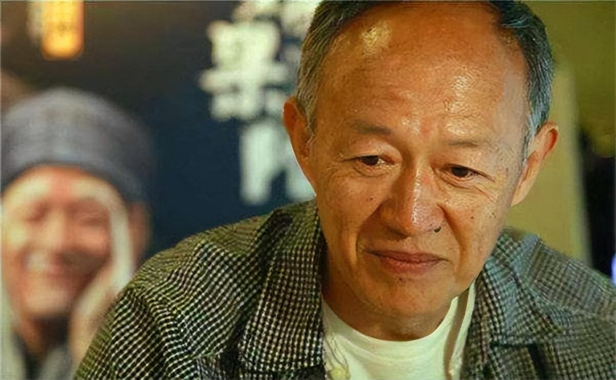 回顾金士杰女友自尽发誓不婚后娶小25岁娇妻60岁再当父亲