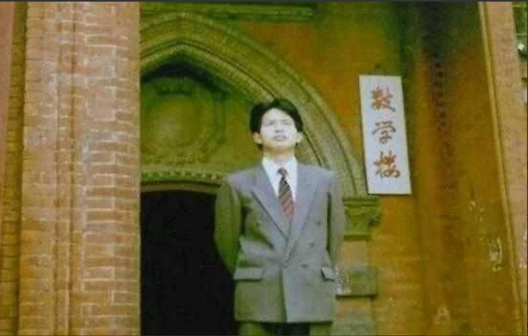 王永强的博士后,从北京大学顺利毕业,刚一毕业,他就收到了多家大型