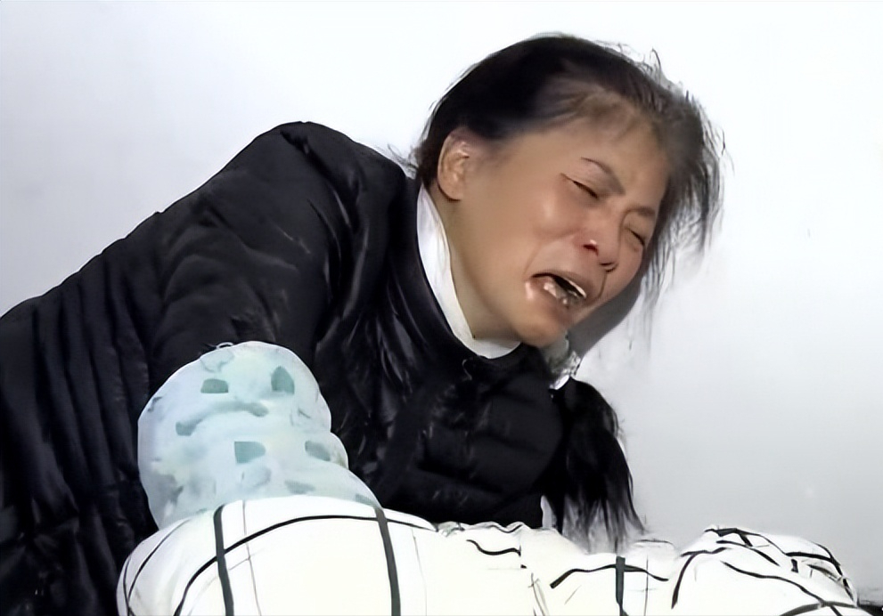 名牌大学毕业回来却不逗土骼撕汗参