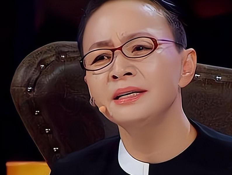 不要看如今的宋丹丹"很潦草",当年的她漂亮到倪萍都被比下去了