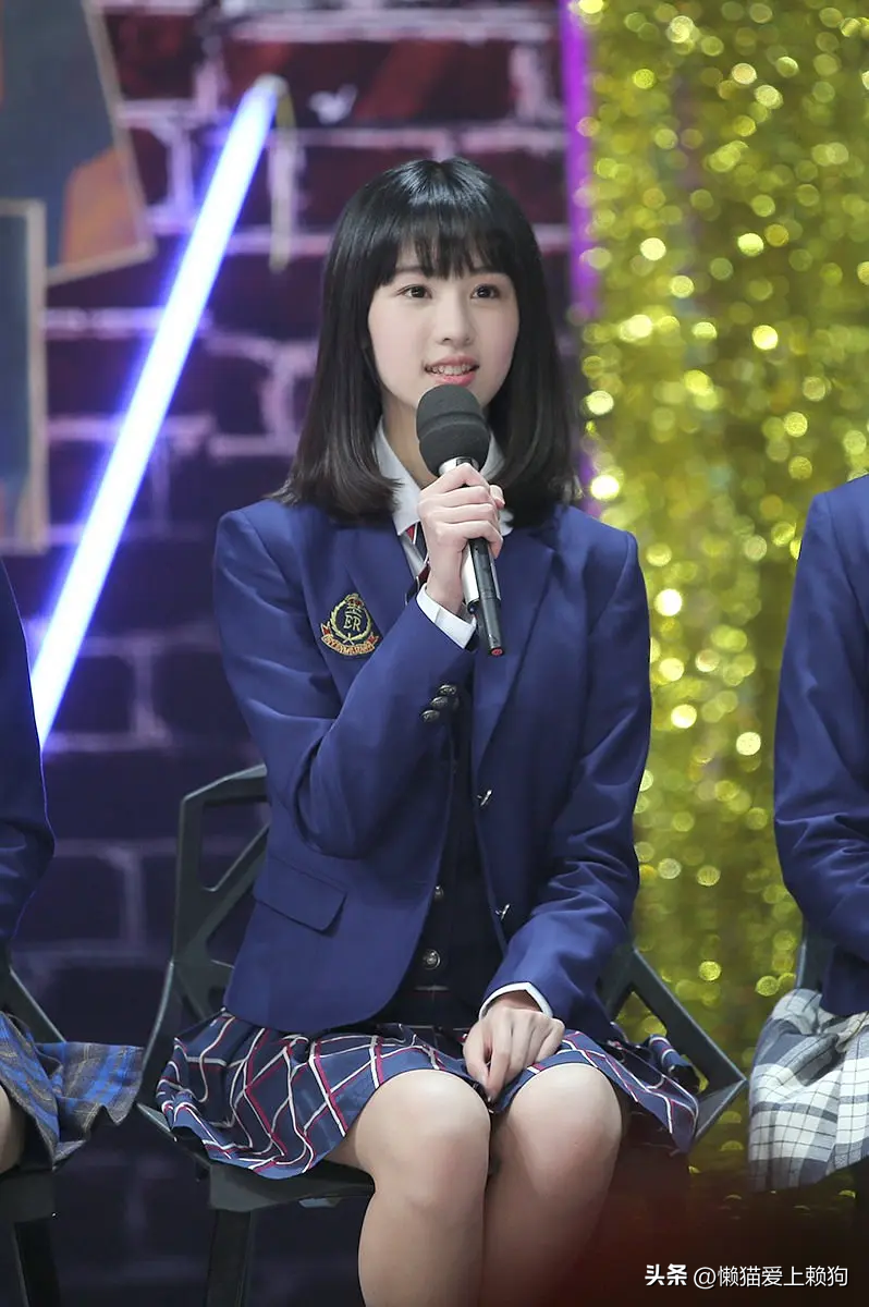 陈都灵07黄金腰臀比清纯校花素颜证件照撞脸贵妇章泽天