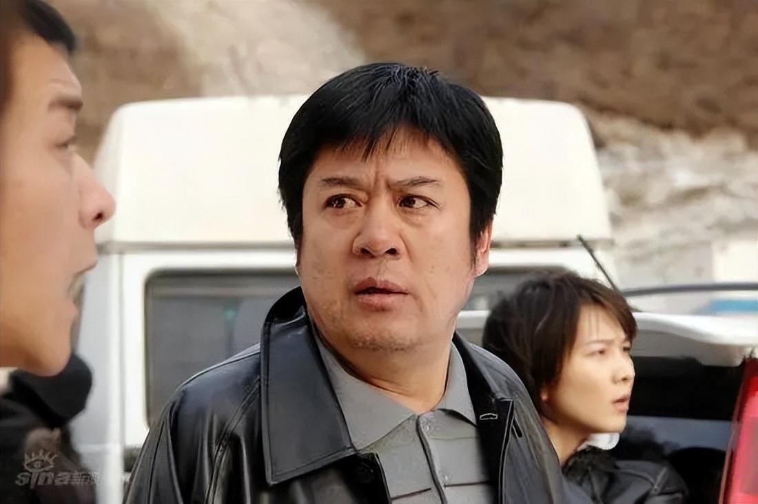 回顾80年代走红的张潮再婚后62岁再做父亲大女儿现在是知名演员