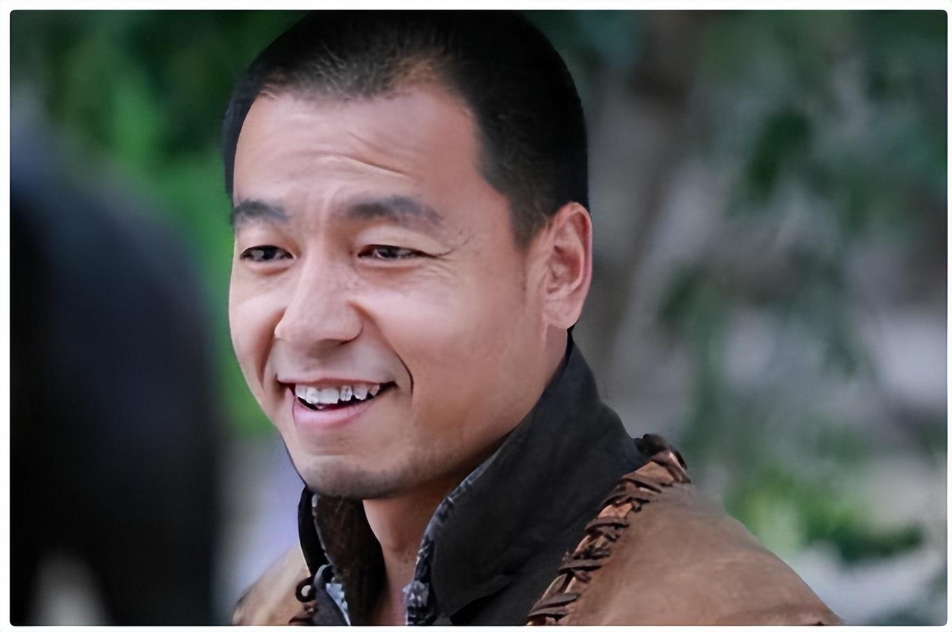 回顾王挺7岁被父亲抛弃20岁为父亲还千万债51岁才娶妻生子