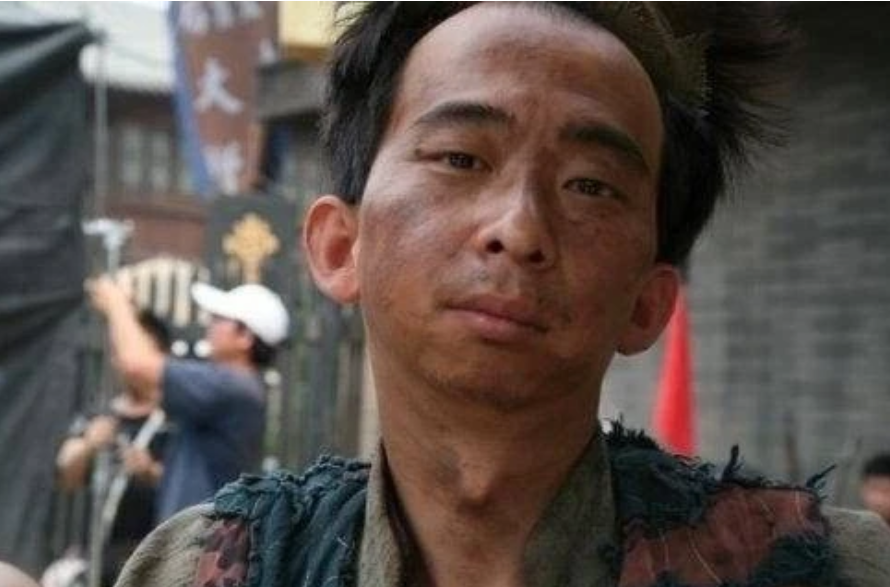 回顾巨兴茂从无名丑角到名导娶漂亮妻子苦尽甘来是我哥改变我