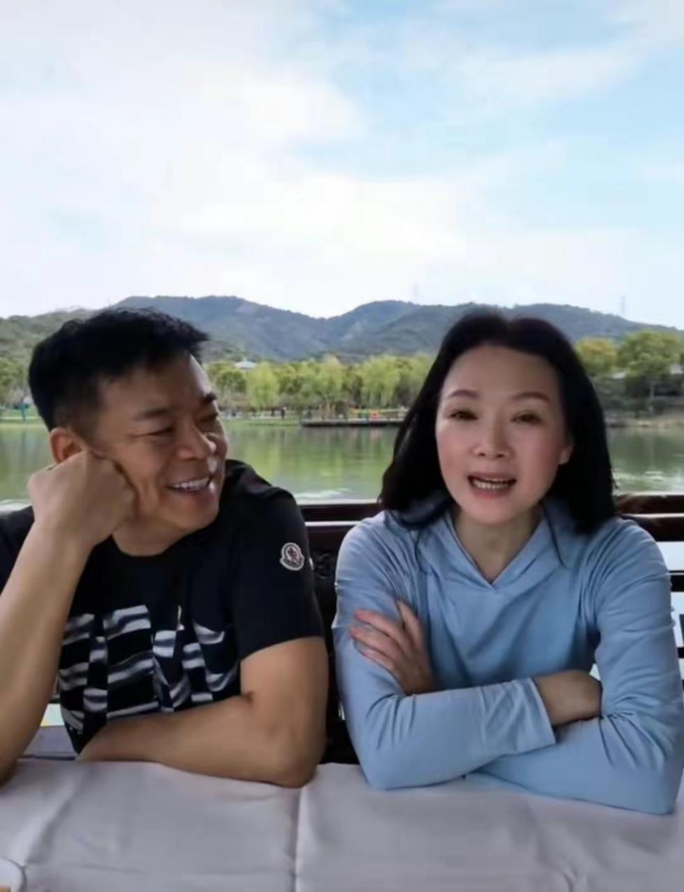 回顾孙浩26岁上春晚走红得罪杨坤20年不说话55岁今未婚没孩子