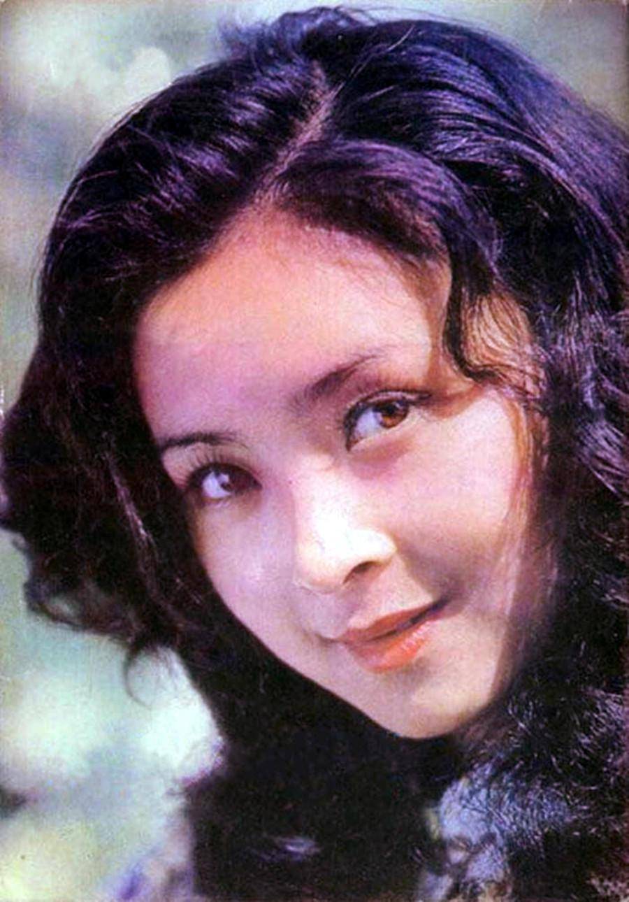 回顾周洁在生命最后时刻执意包机从美回国5天后在故土离去