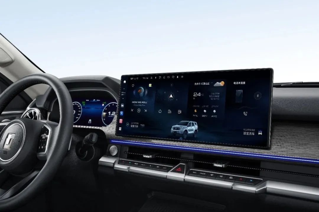 坦克换装新机再战红旗纯电入场搅局