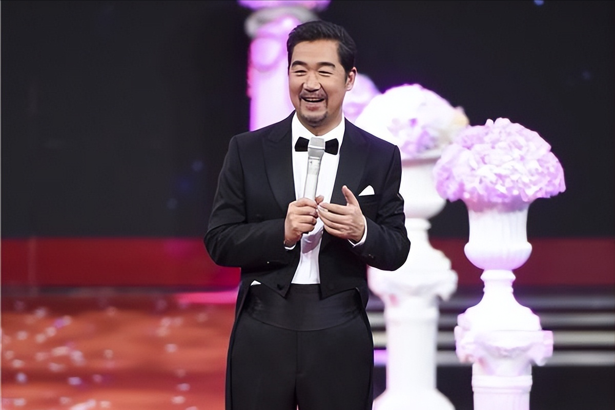 回顾张国立罗秀春离婚35年他再婚有烦恼她至今单身牵挂儿子