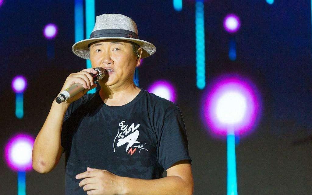 可是长久的模仿并不能满足孙楠,因为这离他最初的愿望——拜刘欢为师