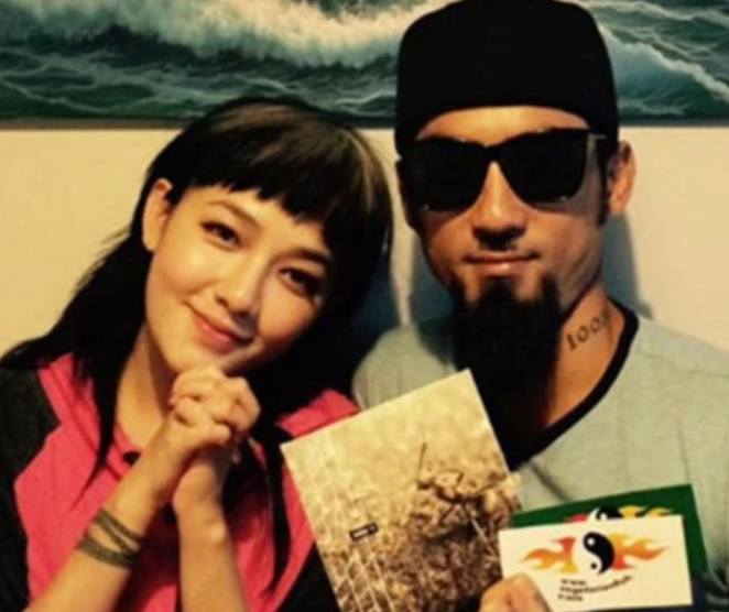 回顾范晓萱子宫对我来说无所谓母亲的支持让我暖心