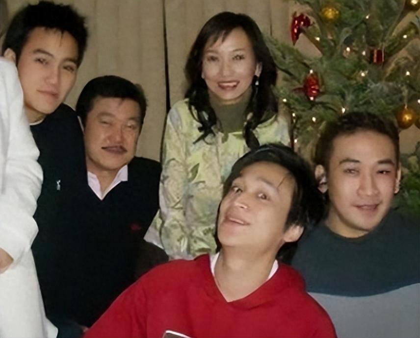 回顾赵雅芝带俩儿子再结婚被宠成公主幸福背后其实并不简单