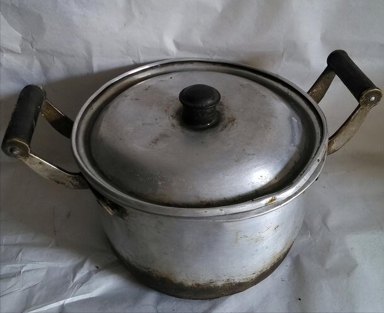 回顾曾风靡农村的倒铝锅如今为何销声匿迹了铝锅真的有毒吗