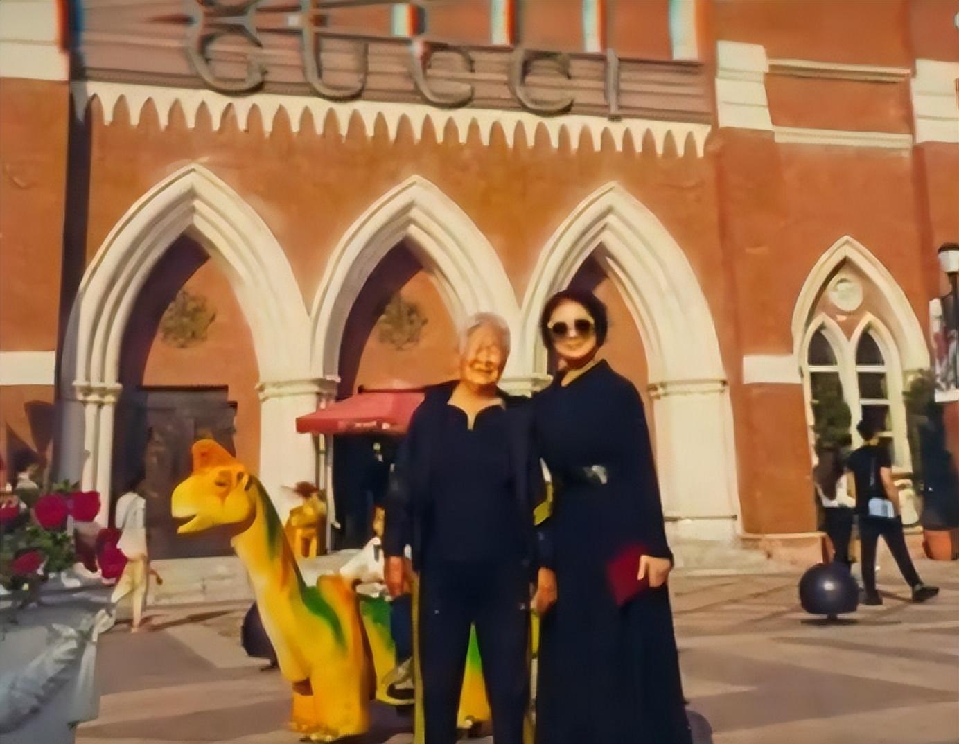 回顾著名演员黄晓娟痛失3位至亲儿子是她的骄傲