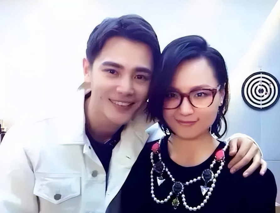 回顾周笔畅三段感情都失败38岁仍未婚喜欢享受独处的时光