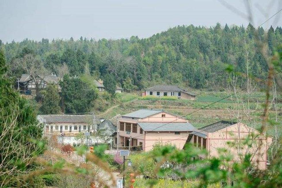 15年百余警察假扮迎亲队开进假币工厂破获江西最大假币案