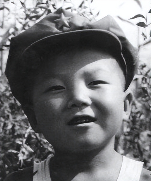 1935年12岁小红军被土匪枪决前说一句话土匪当即松绑还给他钱