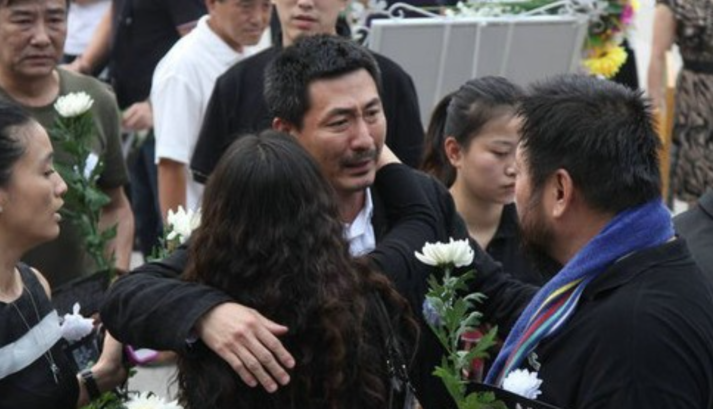 回顾演员李婷去世10年后前夫带女儿再婚弟弟做法让人心寒