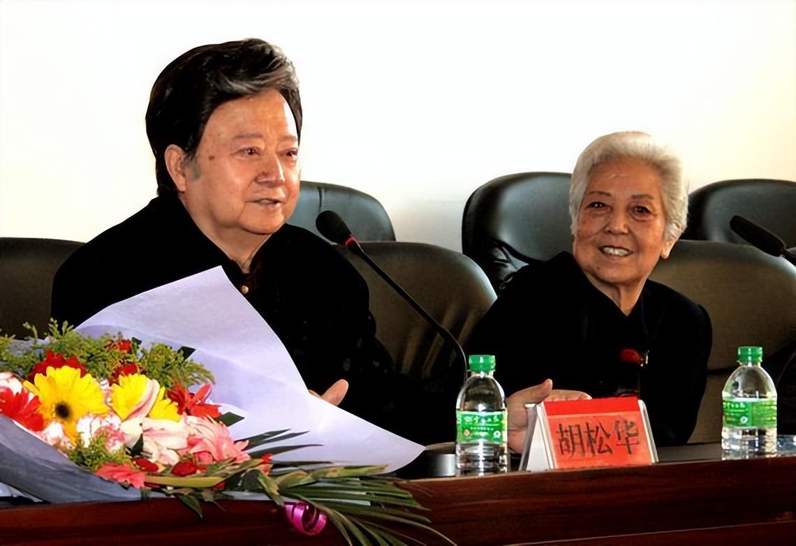 回顾胡松华婚姻催人泪下老伴离世后他的晚年生活状况怎样