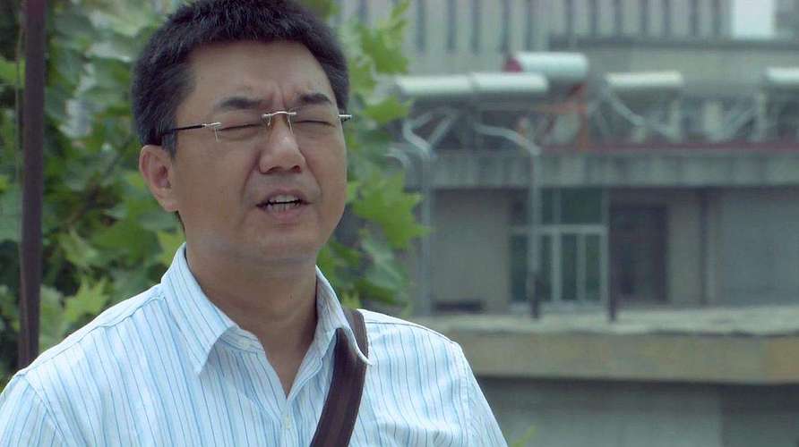 回顾董勇曾发誓不结婚却在45岁被嫂子逼婚娶小九岁娇妻