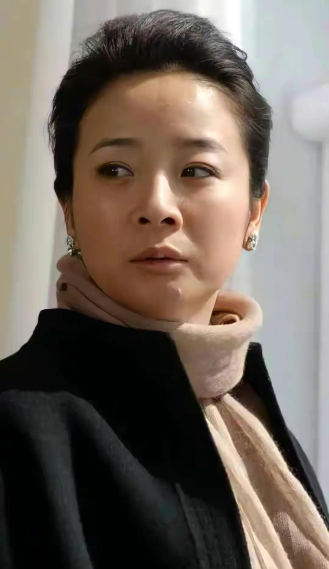 回顾陈小艺事业巅峰下嫁丑男人至中年约会小鲜肉回味青春