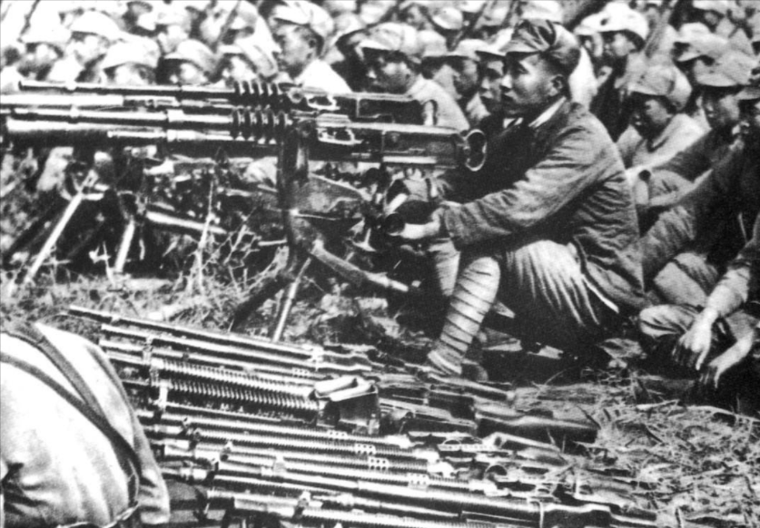 1940年新四军抓获一名国民党女军官被抓时她大喊我要见叶飞