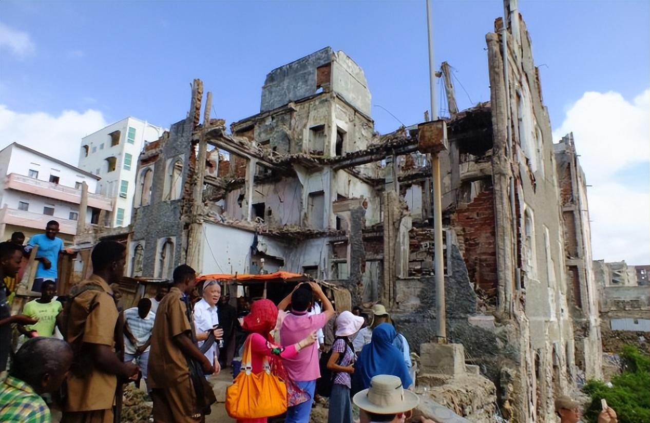 摩加迪沙:非洲恐怖城市,战乱20年居民挎枪上街,美国都不敢插手