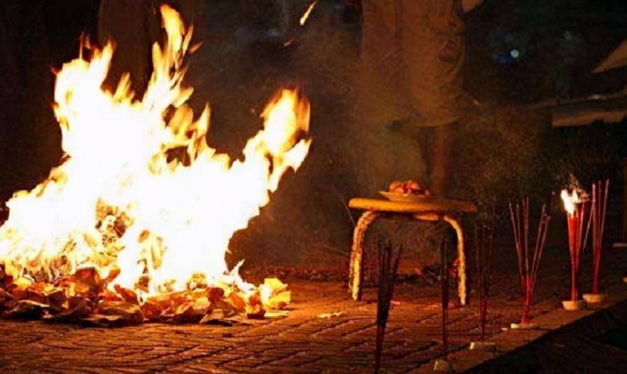 人死后为何要烧纸流传了几千年的习俗当然不仅仅只是因为迷信
