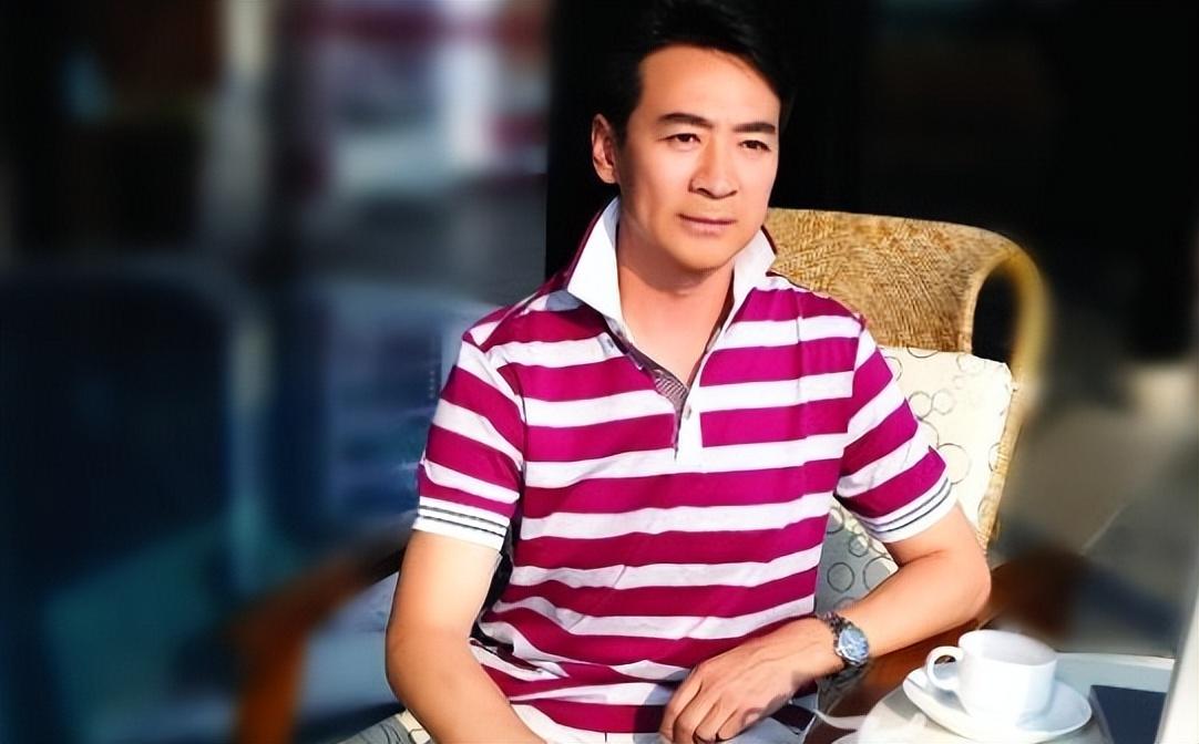 回顾寇振海49岁娶小24岁女星李婷今生今世为爱妻遮风挡雨