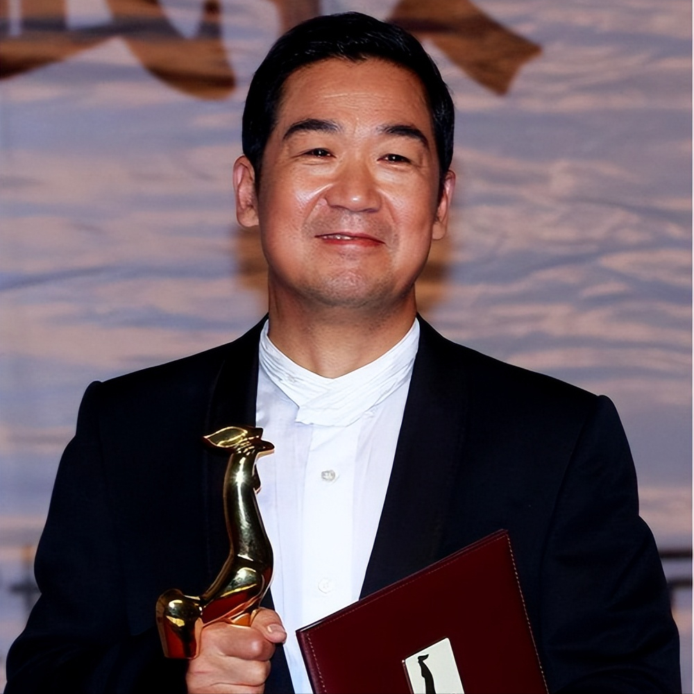 回顾张国立罗秀春离婚35年他再婚有烦恼她至今单身牵挂儿子