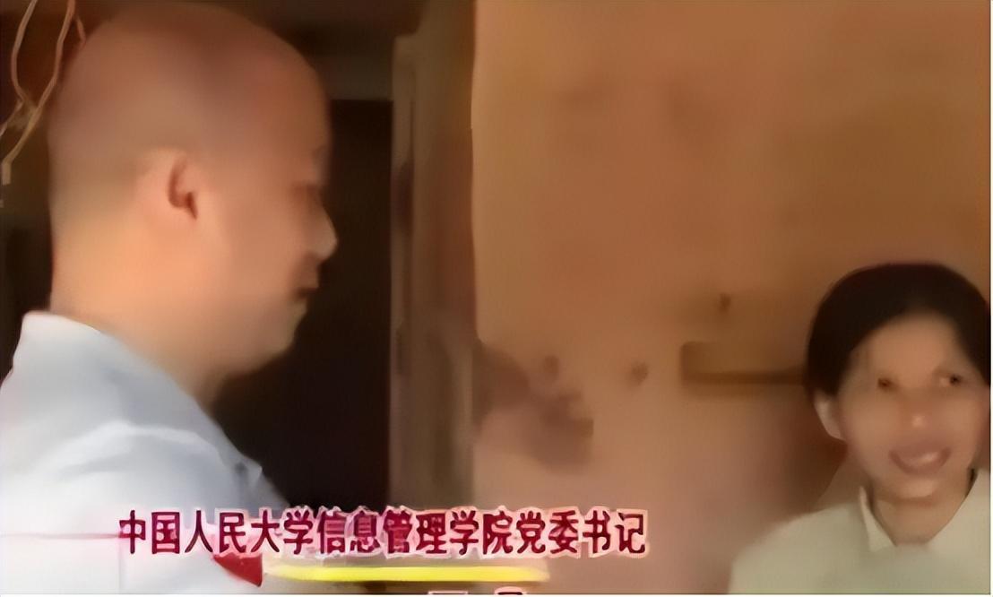 回顾712分考入人民大学毕业后嫁农村光棍生6个孩子成低保户