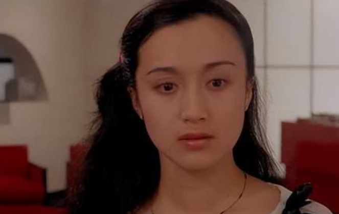 回顾杨昆:卖掉千万别墅为夫还债,靠2500退休金生活,如今怎样了?